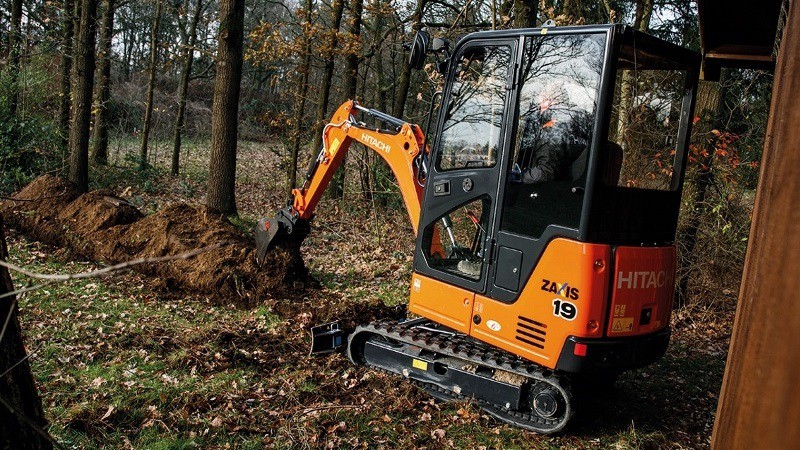 מיני מחפרים היטאצ'י